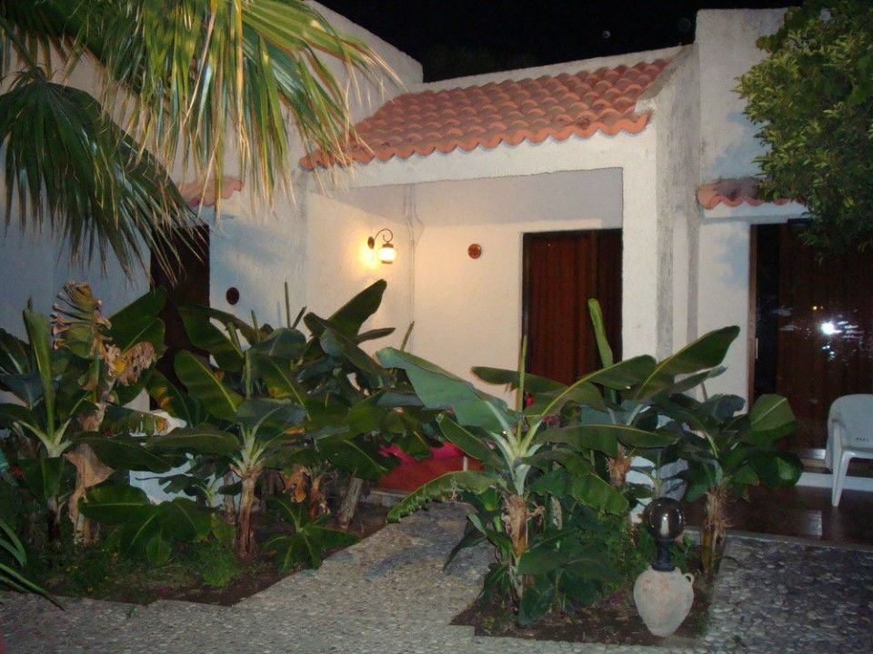 Oasis Hotel Bungalows Afandou Rhodes Exterior foto